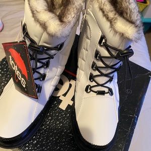 Totes (Boots)